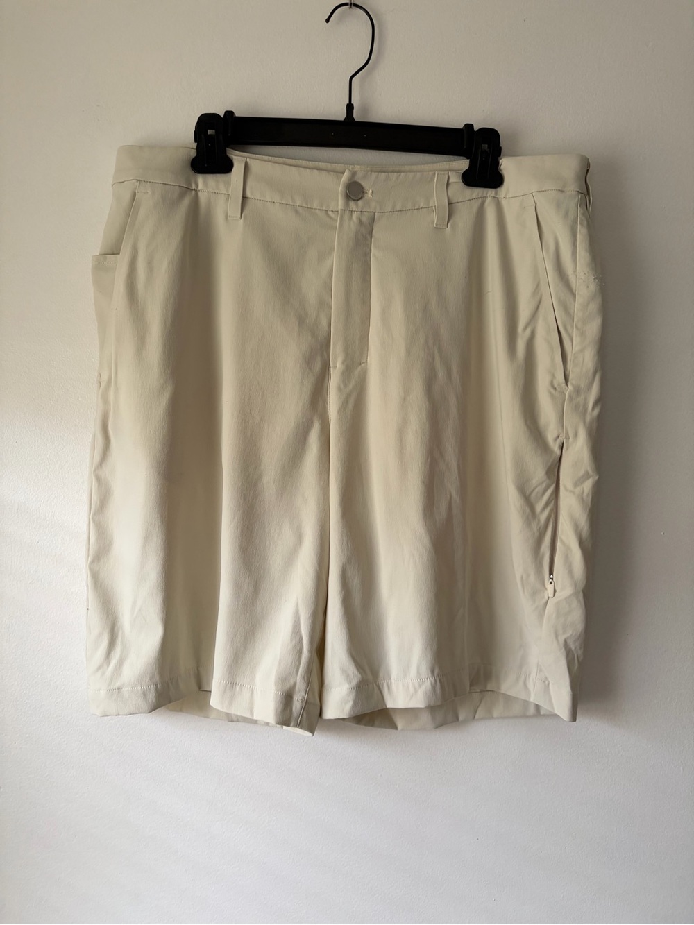 lululemon athletica Men's Cream Hybrid Shorts